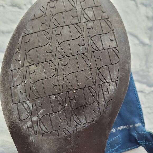 Diane von Furstenberg DVF Blue T-strap Sequin Colorblock Sandal size 6 1/2 - Picture 13 of 16